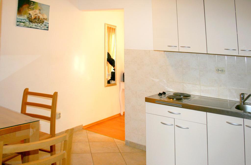 Gostinjska kuća Rooms And Apartments Emily 3*